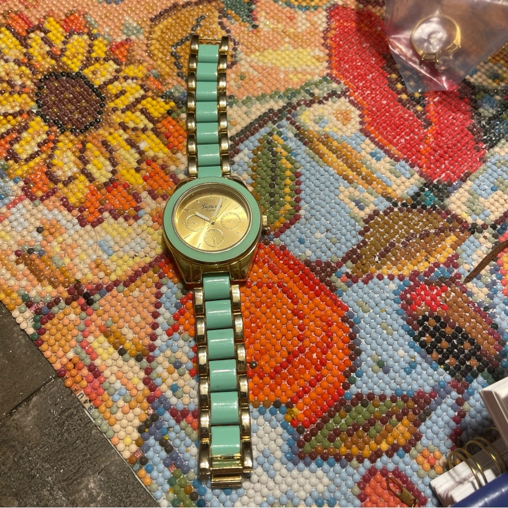 Geneva Gold and Mint Green Women's Watch (Not Running)